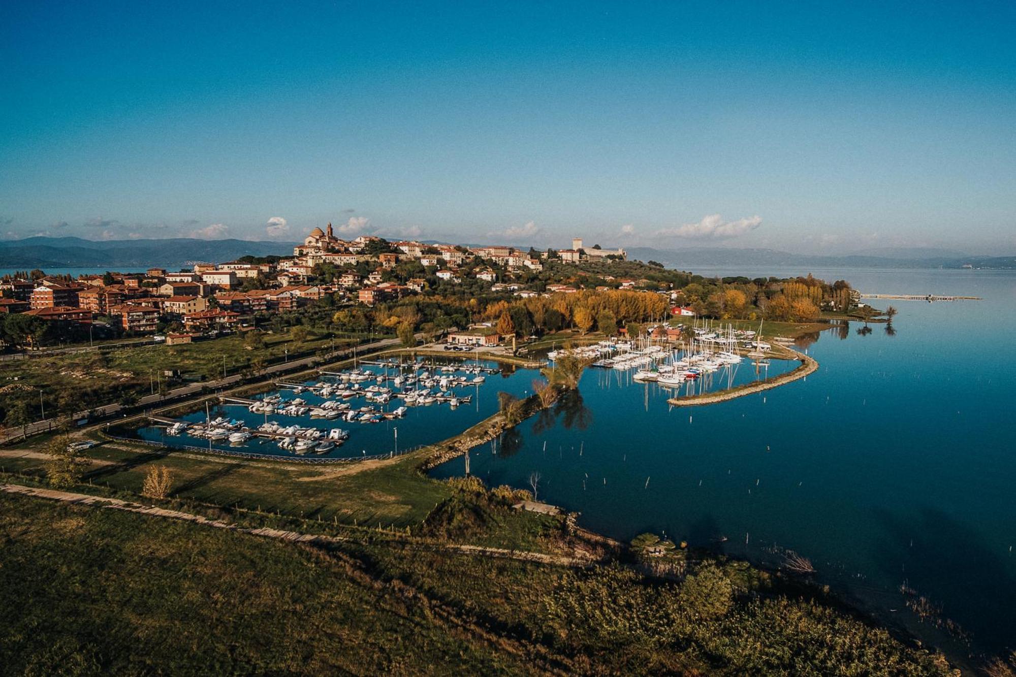 I See Lake Кастильоне-дель-Лаго Экстерьер фото